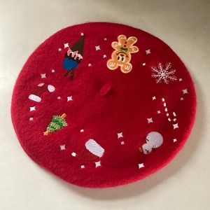 Embroidered Christmas beret